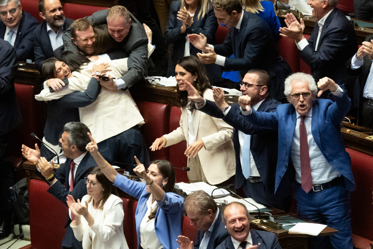 Galleria foto 'Governo battuto alla Camera sulla legge elettorale, le opposizioni esultano: le foto' - foto 10