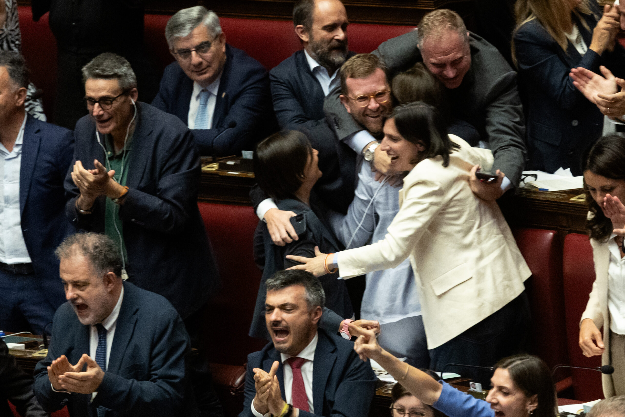 Governo battuto alla Camera sulla legge elettorale, le opposizioni esultano: le foto Governo battuto alla Camera sulla legge elettorale, le opposizioni esultano: le foto