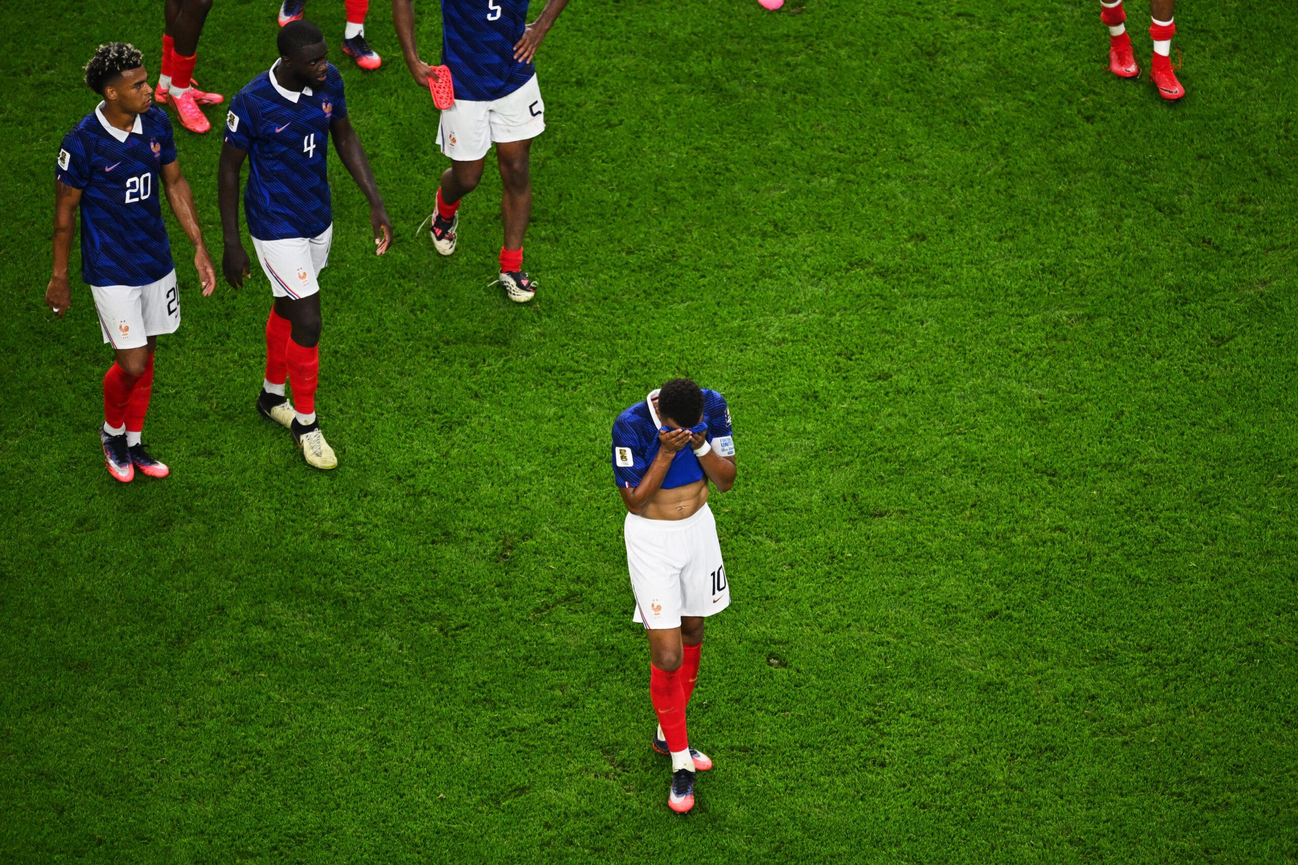 Francia eliminata dalla Spagna ai Mondiali 2026: la delusione della stampa francese Francia eliminata dalla Spagna ai Mondiali 2026: la delusione della stampa francese
