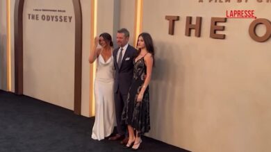 ‘Odissea’: alla prima a New York sfilano Matt Damon, Zendaya e Anne Hathaway