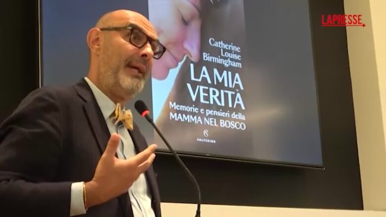 Famiglia nel bosco, Pillon: “Bambini coi genitori, non con tv, tablet e scuole dove arriva il gender”