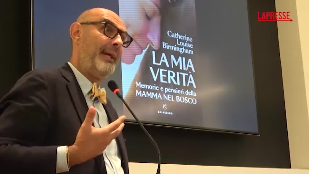 Famiglia nel bosco, Pillon: “Bambini coi genitori, non con tv, tablet e scuole dove arriva il gender”