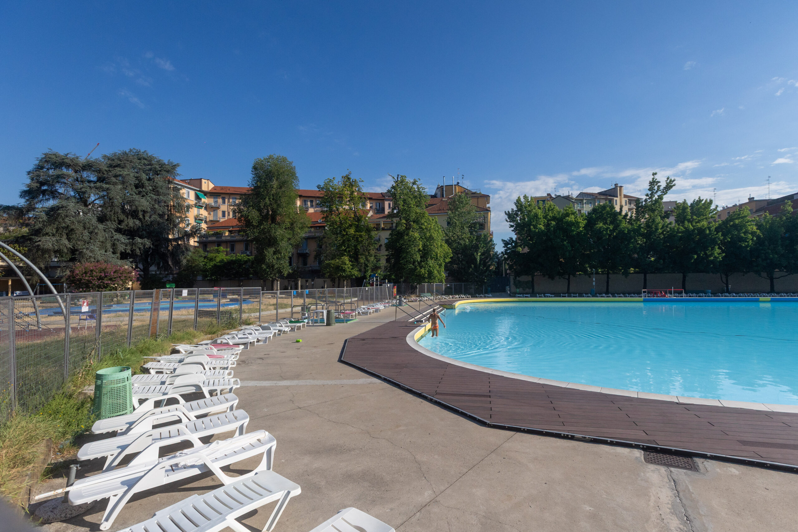 Risucchiata da bocchettone in piscina, l’esperto: “Le prese di fondo sono sicure, attenzione a idromassaggi” Risucchiata da bocchettone in piscina, l’esperto: “Le prese di fondo sono sicure, attenzione a idromassaggi”