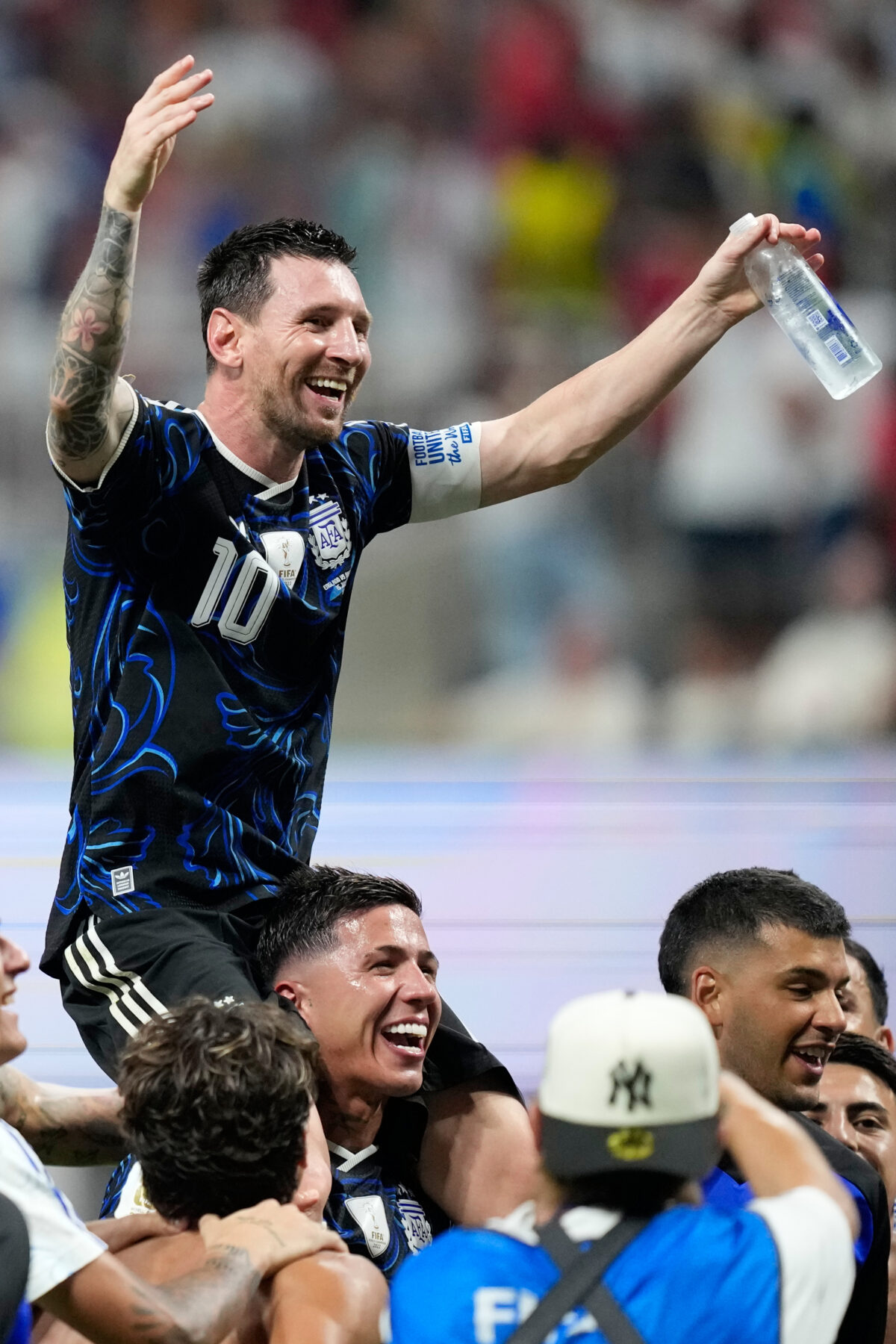Galleria foto 'Inghilterra-Argentina, l’Albiceleste rimonta e vola in finale ai Mondiali 2026: le foto' - foto 4
