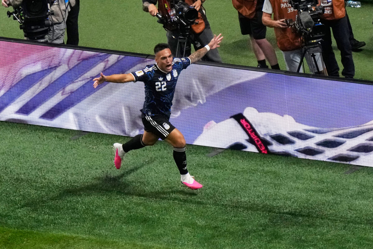 Galleria foto 'Inghilterra-Argentina, l’Albiceleste rimonta e vola in finale ai Mondiali 2026: le foto' - foto 3