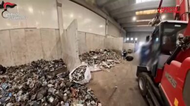 Brescia, operazione contro traffico di rifiuti verso Pakistan e Paesi Ue: il video dei carabinieri