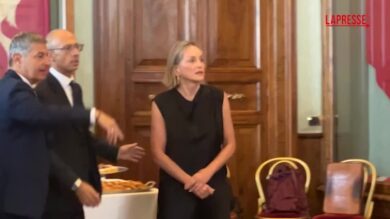 Sharon Stone a Roma, la star americana con i Nobel incanta il Campidoglio