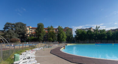 Milano Marittima, bimba di 4 anni annega in piscina