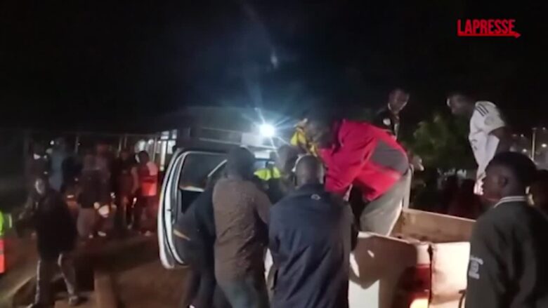 Uganda: bus scolastico esce di strada e si ribalta, morti 20 bambini