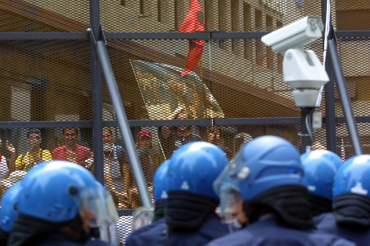 Galleria foto 'G8 Genova 2001, 25 anni dagli scontri che segnarono l’Italia – Le foto' - foto 12