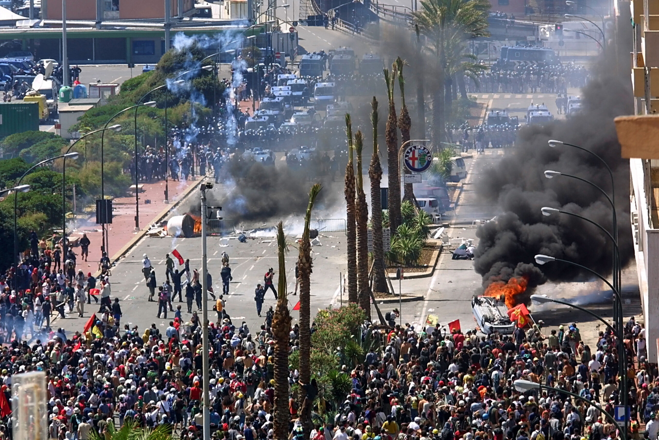 G8 Genova 2001, 25 anni dagli scontri che segnarono l’Italia – Le foto G8 Genova 2001, 25 anni dagli scontri che segnarono l’Italia – Le foto