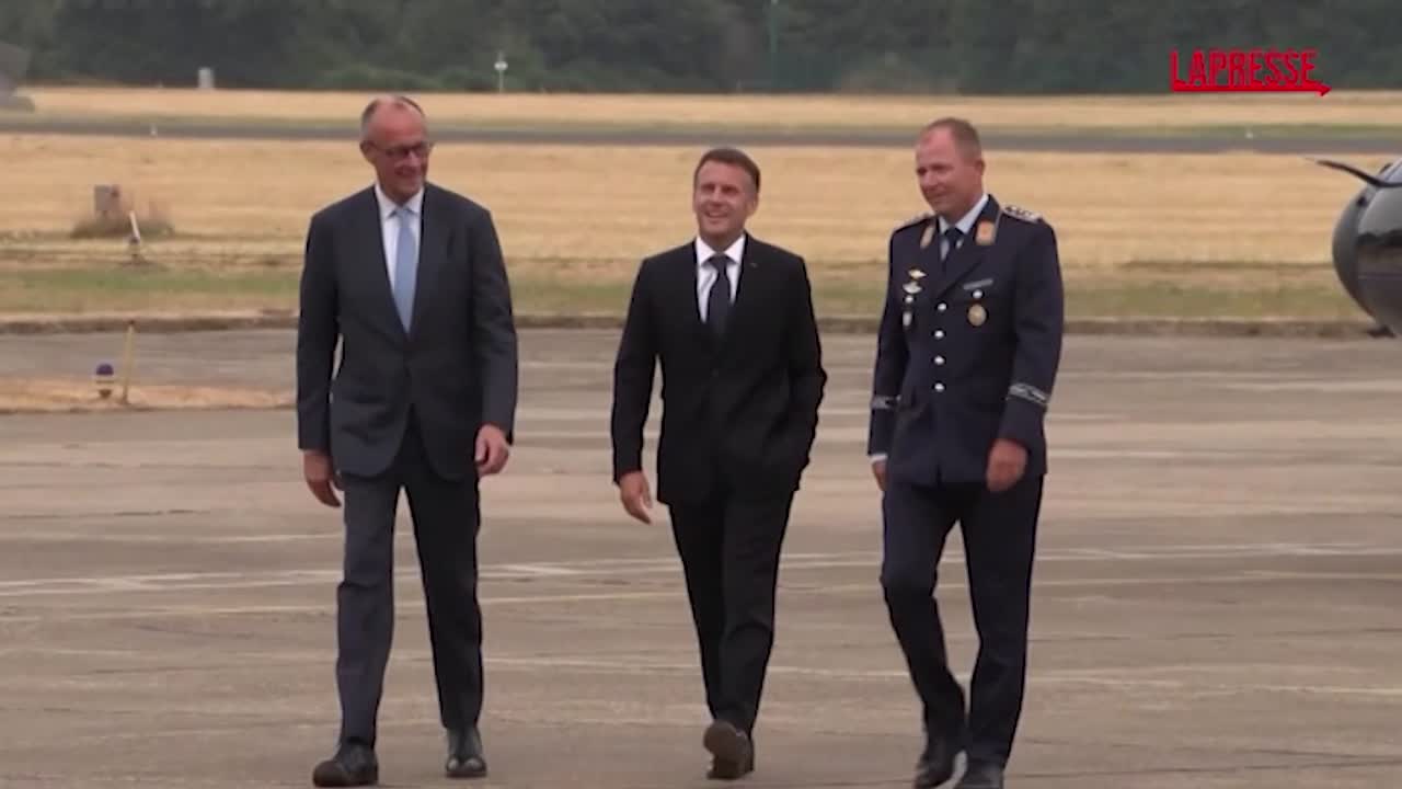 germania francia merz accoglie macron nella base di n246rvenich da Lapresse.it germania francia merz accoglie macron nella base di n246rvenich