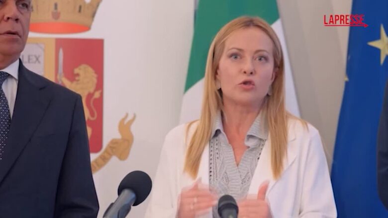 Sicurezza, Meloni ad agenti: "Stato non si volta dall'altra parte e vi copre le spalle"