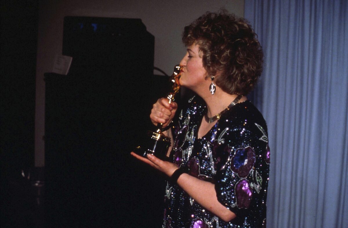 Addio a Brenda Fricker: fu la prima attrice irlandese a vincere il Premio Oscar Addio a Brenda Fricker: fu la prima attrice irlandese a vincere il Premio Oscar