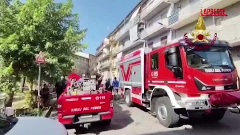 Cosenza, esplosione in un appartamento: l’intervento dei vigili del fuoco