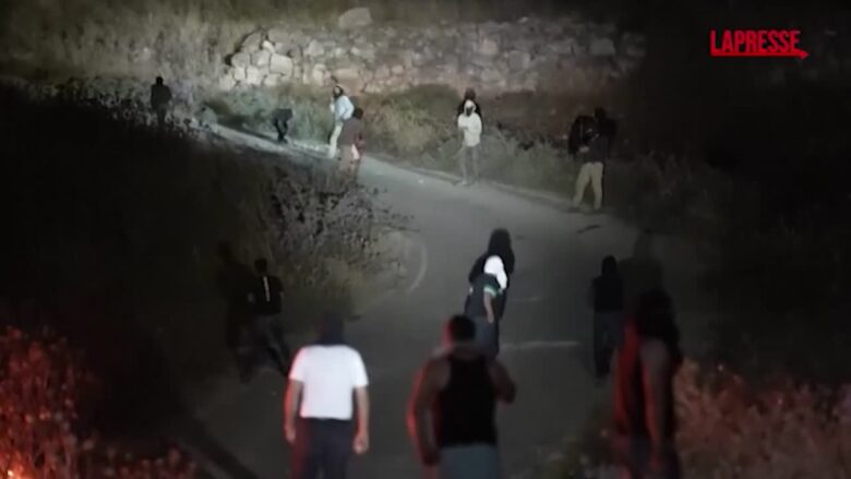 Cisgiordania: guerriglia tra coloni israeliani e palestinesi nella città di Sinjil