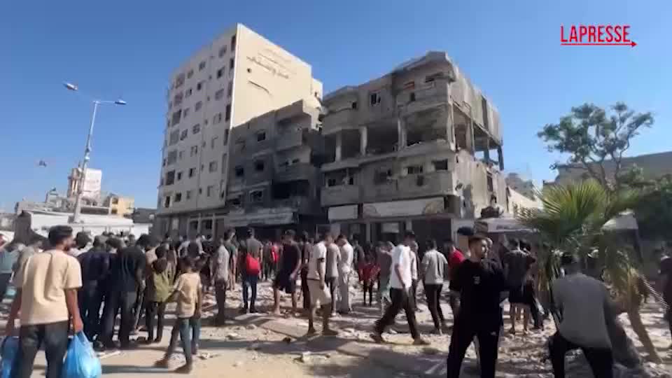 gaza attacchi aerei israeliani le immagini della devastazione da Lapresse.it gaza attacchi aerei israeliani le immagini della devastazione