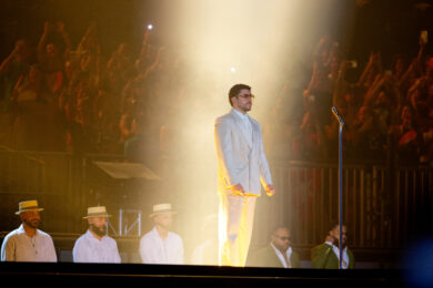 Bad Bunny, grandinata sul concerto a Milano: feriti spettatori