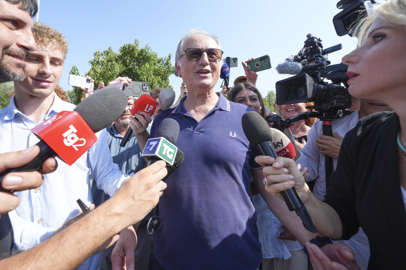 Mario Roggero, Meloni: “Mi aggredisci, mi difendo e dovrei risarcirti?”. Ministero Giustizia: “L’Iter per la grazia non è partito” Mario Roggero, Meloni: “Mi aggredisci, mi difendo e dovrei risarcirti?”. Ministero Giustizia: “L’Iter per la grazia non è partito”