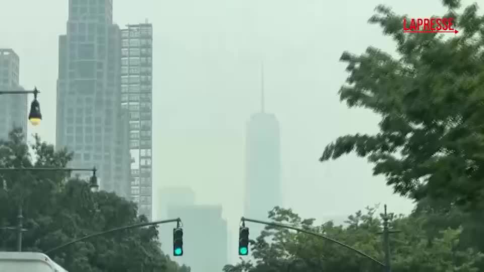 mondiali 2026 il fumo degli incendi copre il cielo di new york sede della finale da Lapresse.it mondiali 2026 il fumo degli incendi copre il cielo di new york sede della finale