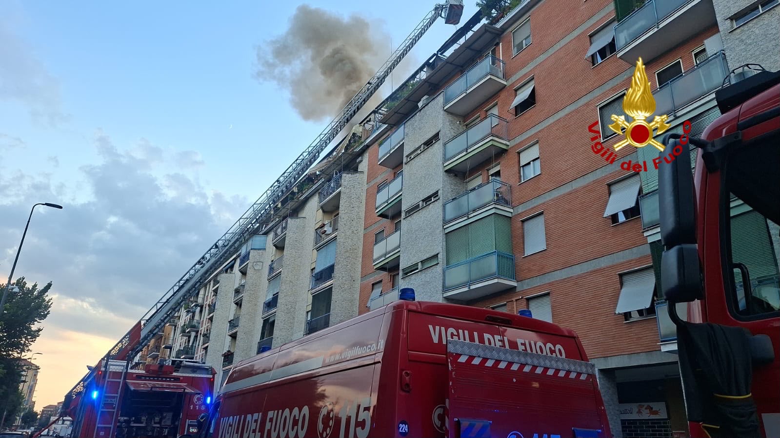 Milano, incendio in appartamento: due vittime Milano, incendio in appartamento: due vittime