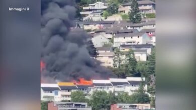 Norvegia, vasto incendio vicino a Oslo: distrutte oltre 100 case