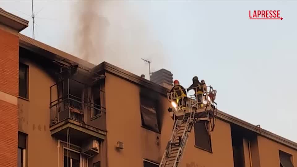 milano incendio in appartamento in zona palmanova morte due persone da Lapresse.it milano incendio in appartamento in zona palmanova morte due persone
