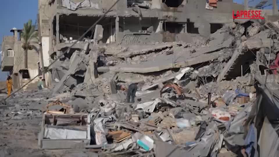gaza edificio distrutto a deir al balah dopo l8217ordine di evacuazione da Lapresse.it gaza edificio distrutto a deir al balah dopo l8217ordine di evacuazione