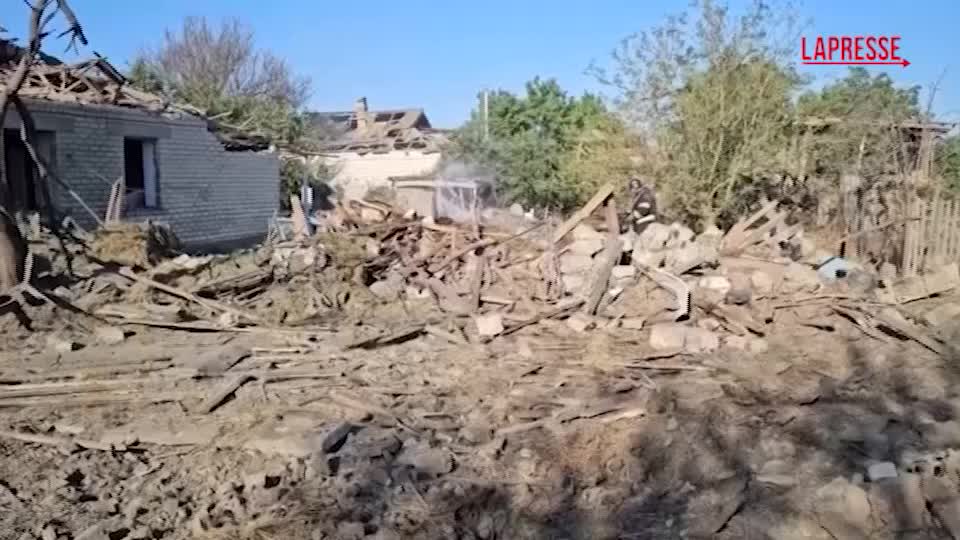 ucraina attacchi notturni a sumy e kherson due morti da Lapresse.it ucraina attacchi notturni a sumy e kherson due morti