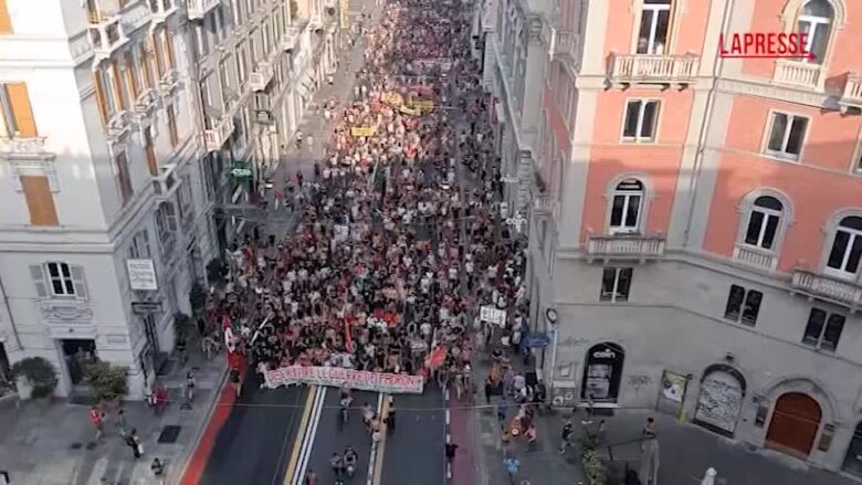 G8 di Genova 2001, il corteo per i 25 anni tra memoria e contestazione