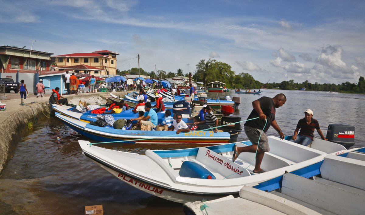 guyana si capovolge un traghetto con 116 persone salvati 53 passeggeri da Lapresse.it guyana si capovolge un traghetto con 116 persone salvati 53 passeggeri