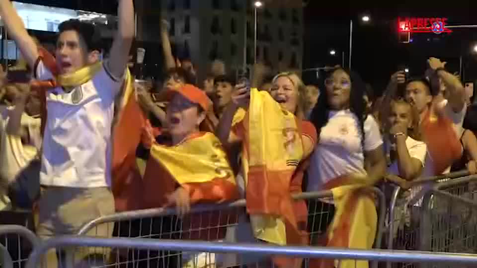 mondiali 2026 esplode la gioia dei tifosi a madrid al fischio finale da Lapresse.it mondiali 2026 esplode la gioia dei tifosi a madrid al fischio finale