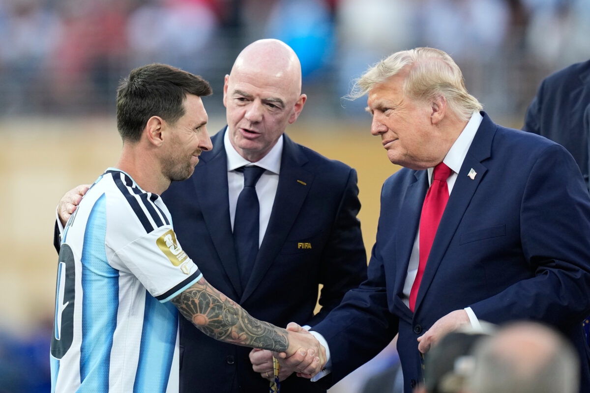 Mondiali 2026, Spagna regina davanti a Trump: fischi per il presidente Usa. Messi in lacrime per l’ultima con l’Argentina Mondiali 2026, Spagna regina davanti a Trump: fischi per il presidente Usa. Messi in lacrime per l’ultima con l’Argentina