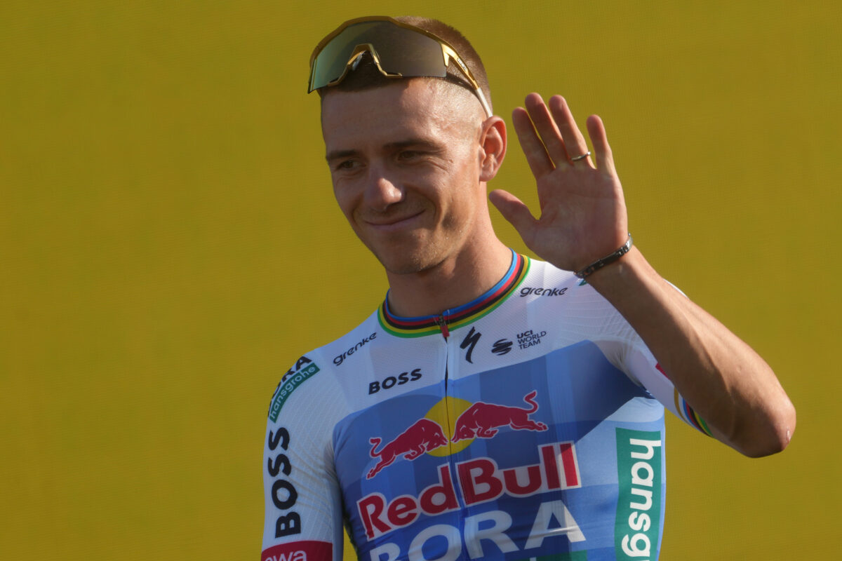 Tour de France 2026, Evenepoel vince 16esima tappa
