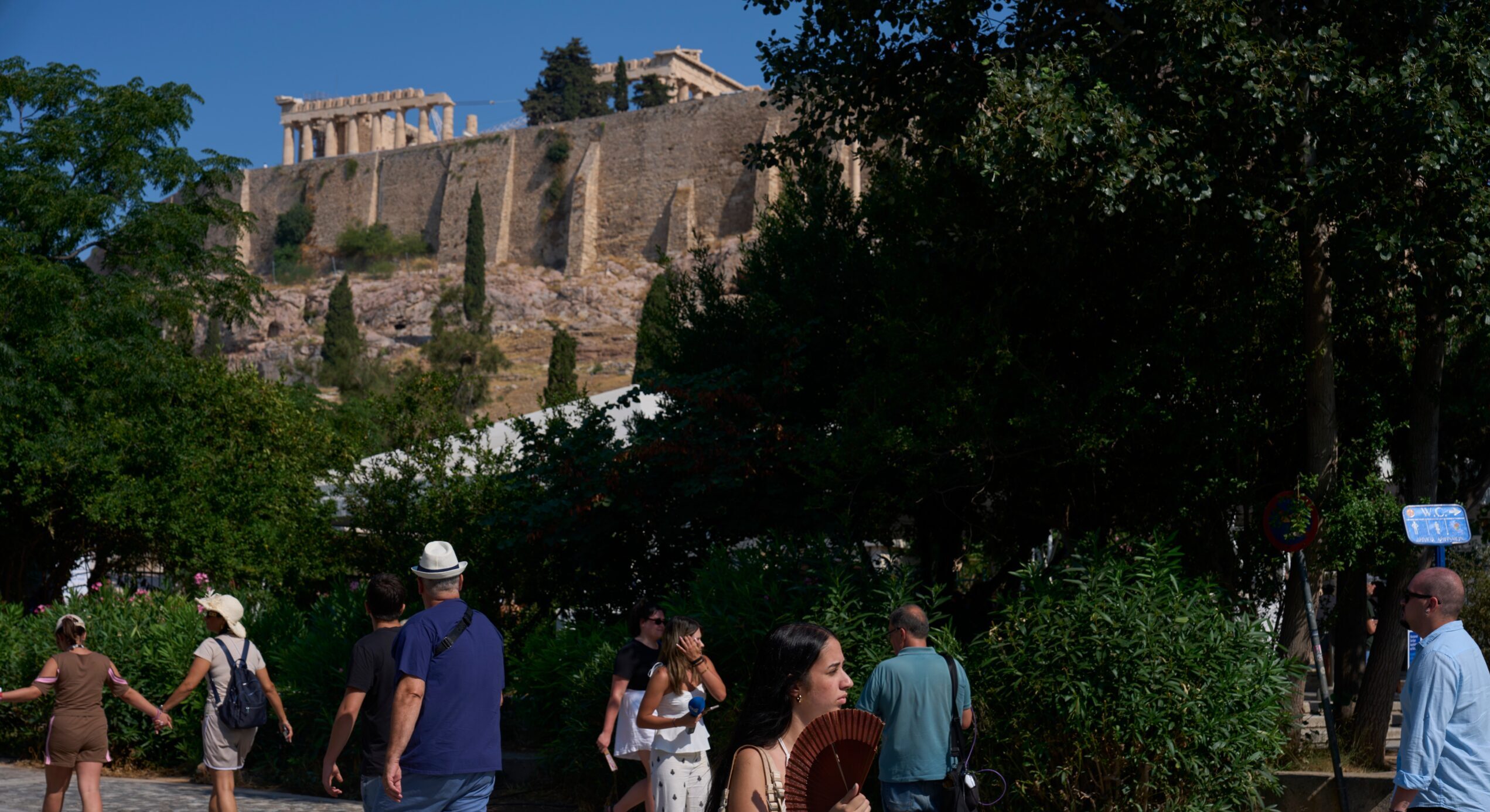 Atene, accoltellati due turisti greco-americani all’Acropoli: fermato l’aggressore Atene, accoltellati due turisti greco-americani all’Acropoli: fermato l’aggressore