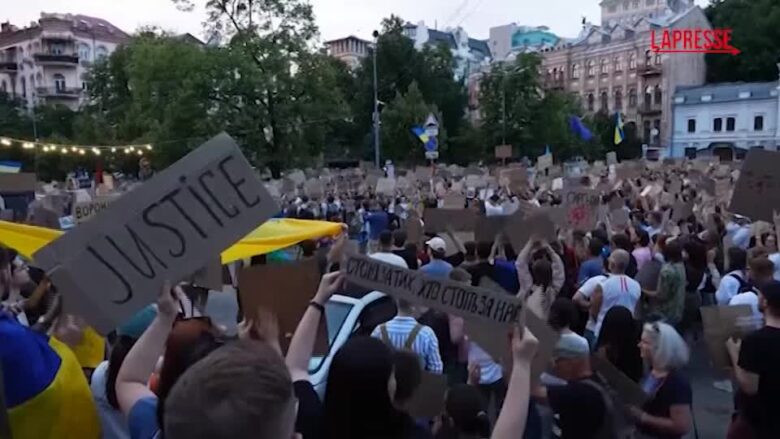 Ucraina: ancora proteste a Kiev per la destituzione del ministro della Difesa Fedorov