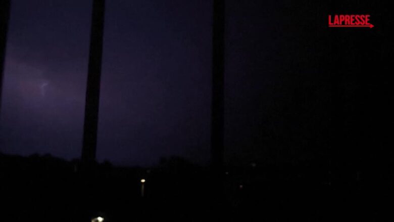 Croazia, tempesta colpisce Spalato: fulmini illuminano la notte