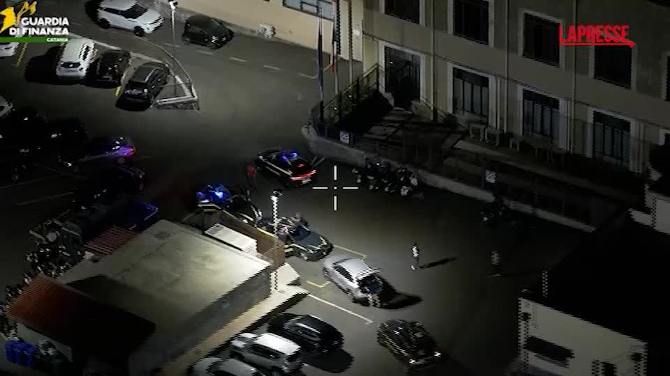 catania arrestate sei persone per traffico e produzione di stupefacenti da Lapresse.it catania arrestate sei persone per traffico e produzione di stupefacenti