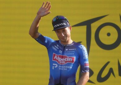 Tour de France 2026, Philipsen vince la 17esima tappa