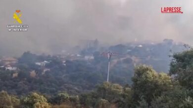 Spagna, incendio boschivo a Madrid: evacuati residenti e case danneggiate