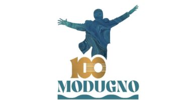 Modugno, verso i 100 anni dalla nascita: nel logo del centenario, mare, chitarra e voce nel mondo
