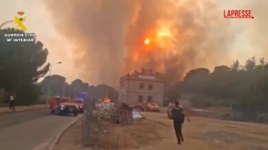 Spagna, tre incendi nella regione di Madrid: vigili del fuoco impegnati nelle operazioni di spegnimento