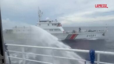 Mar Cinese Meridionale, scontro tra navi cinesi e filippine: Pechino usa i cannoni ad acqua