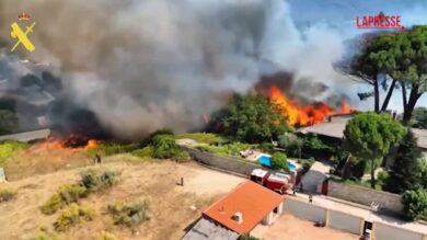 Spagna, incendi vicino a Madrid: evacuate 60mila persone