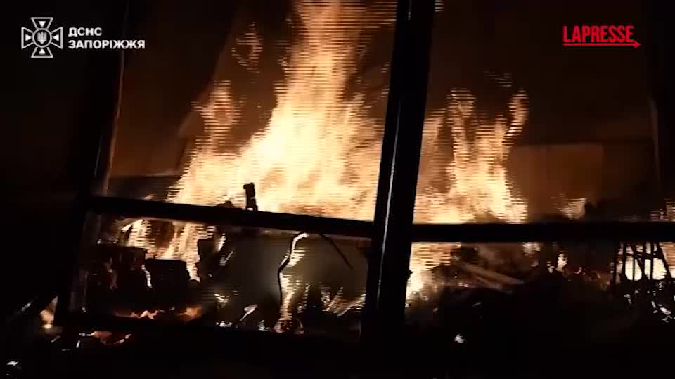 ucraina attacco notturno su zaporizhzhia ferito un 63enne da Lapresse.it ucraina attacco notturno su zaporizhzhia ferito un 63enne