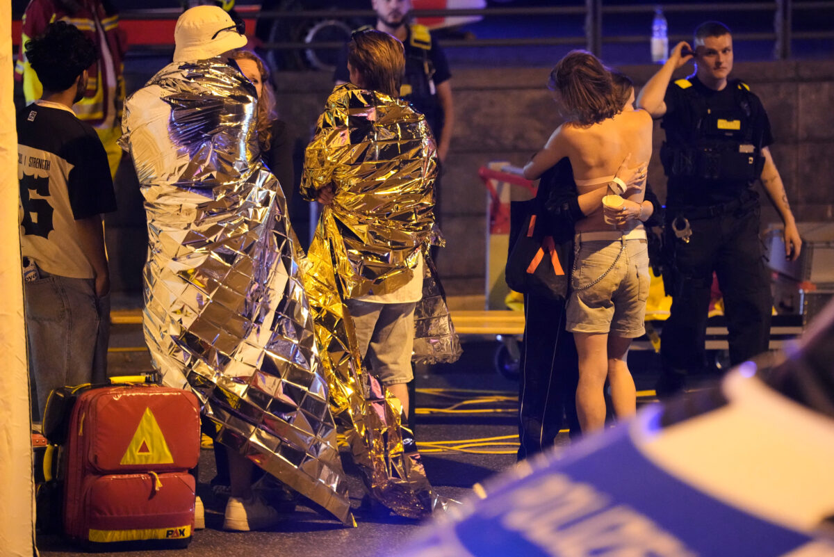 pride berlino furgone sulla folla una donna morta e 16 feriti identificato il sospettato in fuga 8211 la diretta da Lapresse.it pride berlino furgone sulla folla una donna morta e 16 feriti identificato il sospettato in fuga 8211 la diretta
