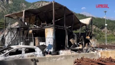 No Tav, il cantiere di Chiomonte dopo la devastazione: spunta la scritta "Fakir è vendicato"
