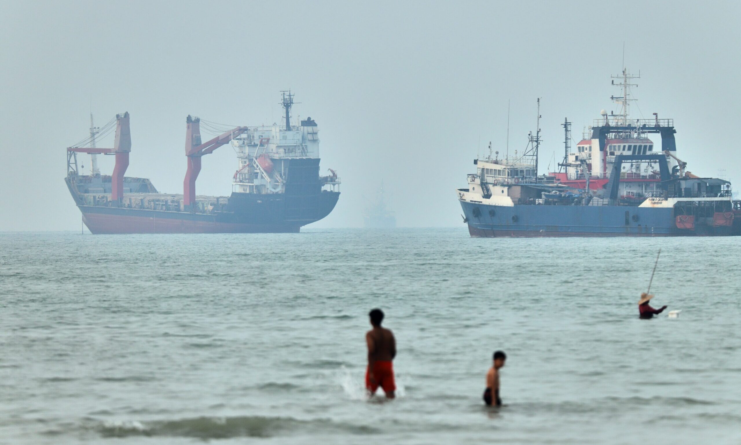 Iran, con gli Usa progressi per un accordo su Hormuz. Teheran apre allo sminamento dello Stretto da parte di Paesi Ue
