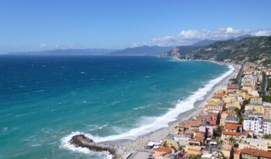 Varigotti, chiamano per gli schiamazzi e arriva la Locale ma sono bambini