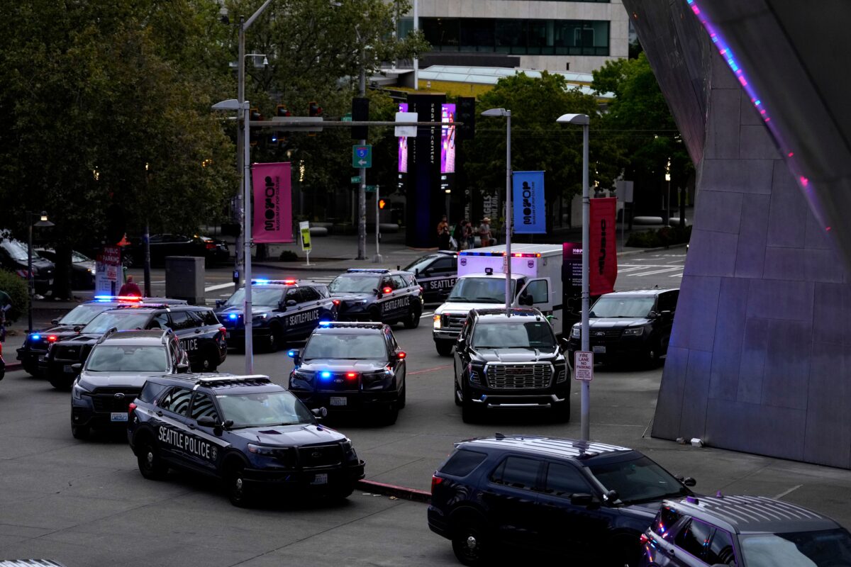 stati uniti sparatoria a seattle 2 morti e 5 feriti da Lapresse.it stati uniti sparatoria a seattle 2 morti e 5 feriti